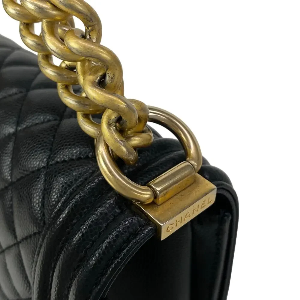 Chanel Boy Chanel / Matelasse Shoulder Bag A67086